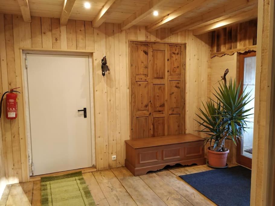 Upcycling Appartement Fischl - Nachhaltig Und Kreativ Wohnen Fuer Gross Und Klein Jenbach Exterior photo